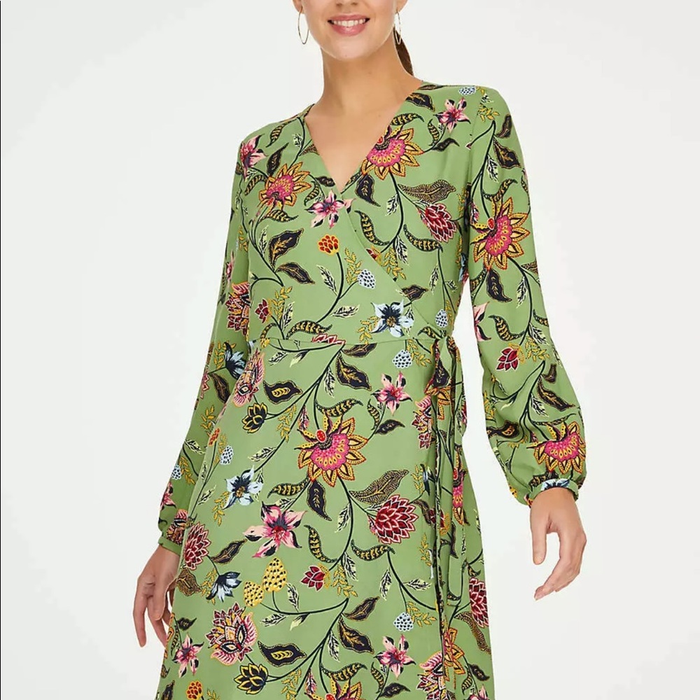 Ann Taylor LOFT Women’s Long Sleeves Floral Print Wrap Dress Size 4